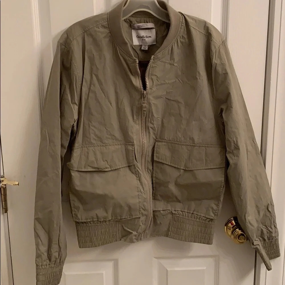 Goodfellow & Co. Water Resistant Jacket size Small
